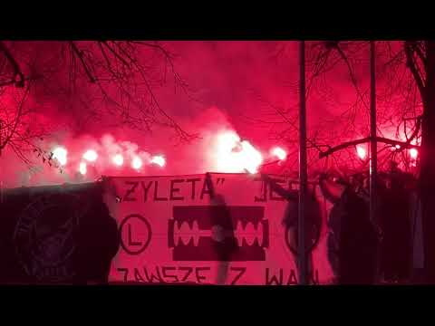 Legia Warszawa - Warta Poznań 13.03.2021. Żyleta - doping pod Torwarem. Racowisko.