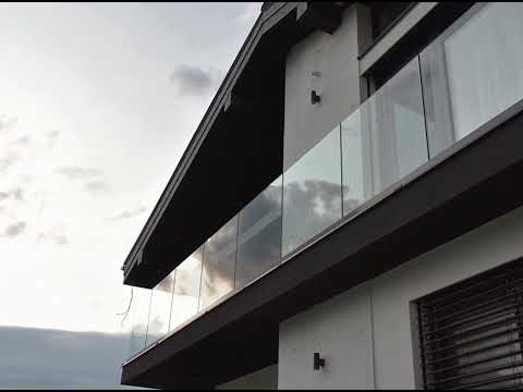 Montáž skleneného zábradlia - video z realizácie