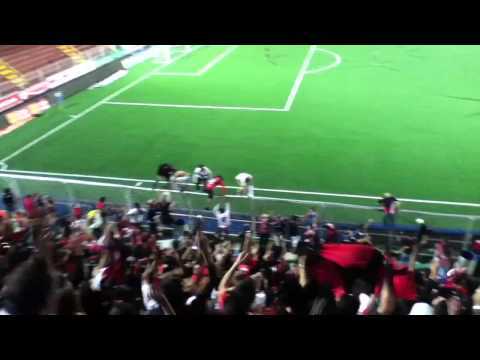 "Liga Deportiva Alajuelense 2 - 1 Carmelita - Con la Gloriosa #12" Barra: La 12 &bull; Club: Alajuelense