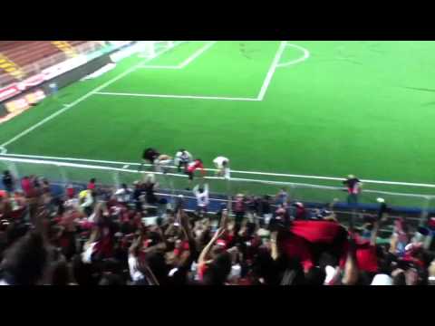 "Liga Deportiva Alajuelense 2 - 1 Carmelita - Con la Gloriosa #12" Barra: La 12 • Club: Alajuelense