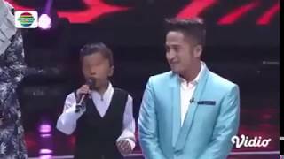 Download lagu Azzam- ibu ( semua orang menangis azam membawakan lagu ibu ) mp3 Download lagu Azzam- ibu ( semua orang menangis azam membawakan lagu ibu ) mp3