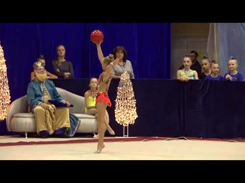 Грицишин Каріна 2008 мяч