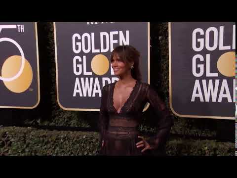download lagu mp3 mp4 Halle Berry Golden Globes 2018, download lagu Halle Berry Golden Globes 2018 gratis, unduh video klip Halle Berry Golden Globes 2018