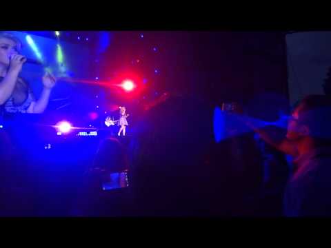 Kelly Clarkson - STRONGER WITH OPENING, DARIEN LAKE NY SEP 4 2013 082