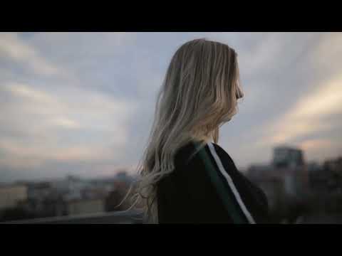 Sigue adelante (texte: Audrey Gérard et Luc Lagier, voix: Luc Lagier et Juliette Cordel)