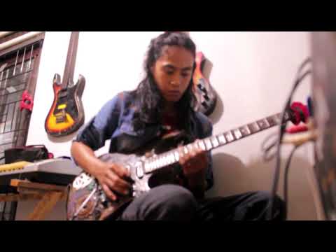 Wira versus Gavin Guitar Competition : by dony