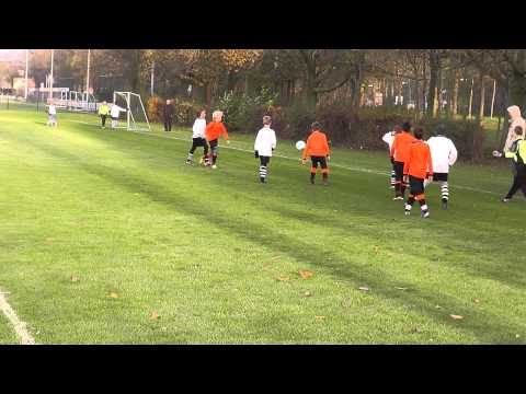 17 nov 2012 Maarssen E6 - VV De Meern E5 0-10 Hakkie Gijs, Daan op dreef