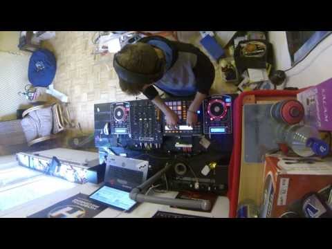 Michael Woods feat. Avicii - Thrift Shop