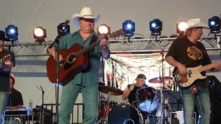 Mark Chesnutt - Goin through the Big D - live at  Runaway Country Music Festival