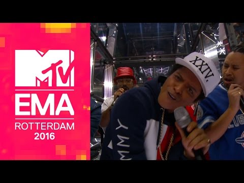 Bruno Mars – 24K Magic (Live from the 2016 MTV EMAs)