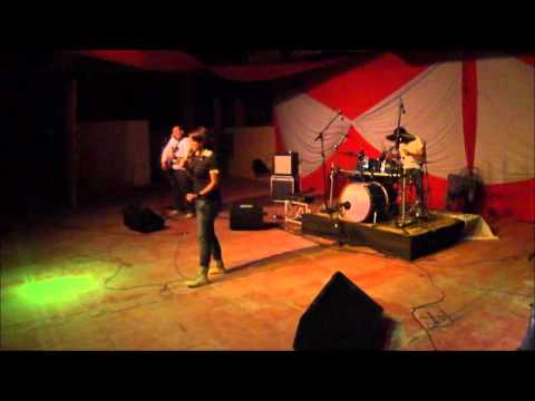 Quadrangular Vera Cruz.....B.H...M.G....19 Maio 2012 - Louvor - Banda Optar