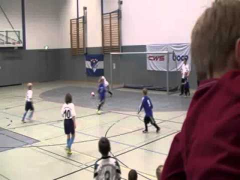 Bicycle Kick... (Fallrückzieher).... 1.FC Neubrandenburg 04 (U9)- Hamburger SV  HSV .( U9)