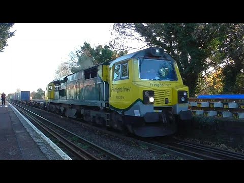 Freightliner 70015 passing through trimley station 30/11/18