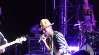 Pharrell Williams - Lapdance (N*E*R*D) (Coachella Festival, Indio CA 4/19/14)