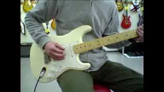 Video thumbnail for 新着動画!! FENDER USA American Standard Stratocaster Maple Fretboard Olympic White 63591 by プラグインギター