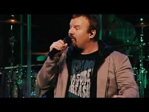Mark Hall of Casting Crowns sings The Well