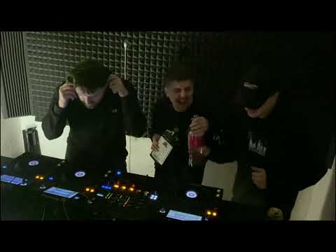 Identic System - Garážníci (Triple-B)