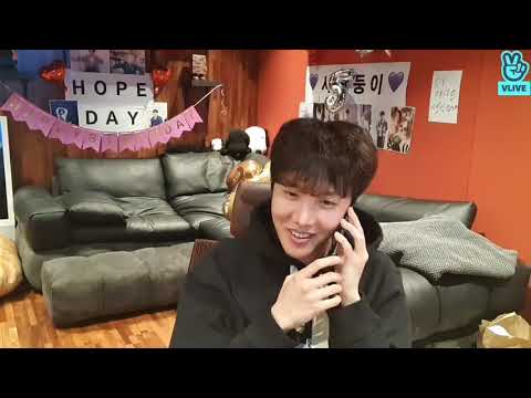 Taehyung calling Hobi to greet him a happy birthday 🥺💚❤️💜
