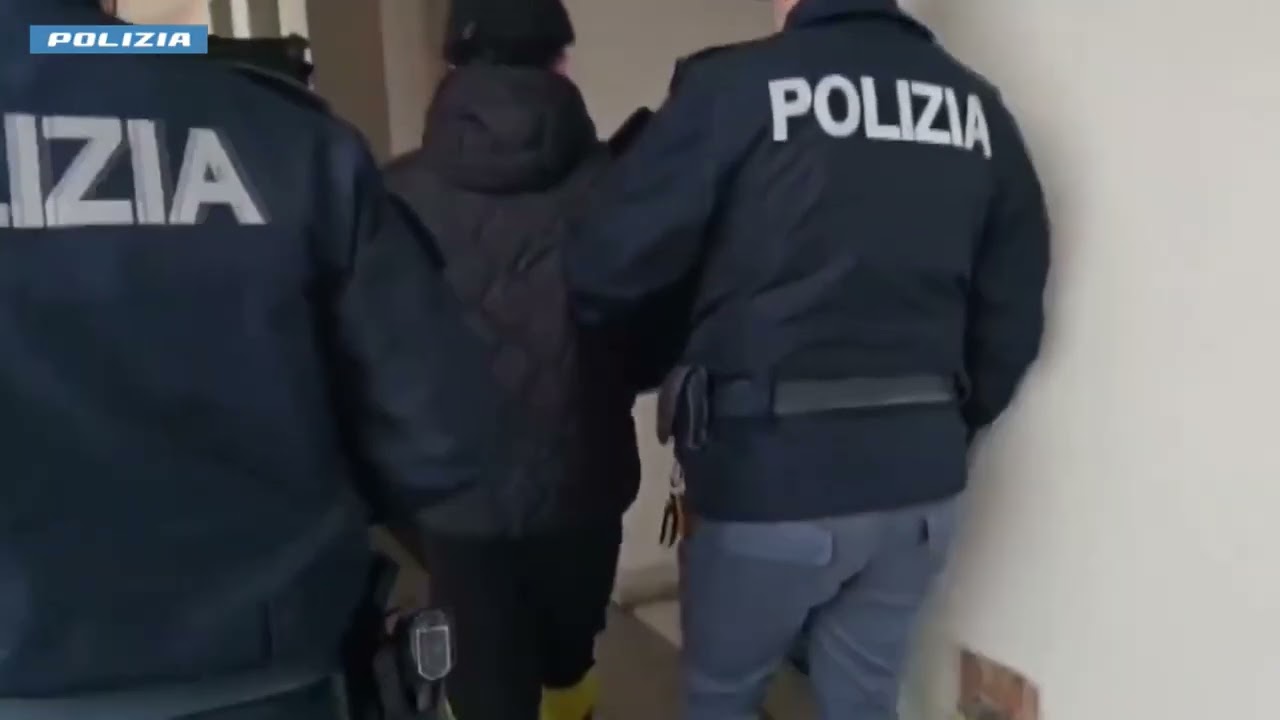 Rapina, aggressioni e violenza sessuale: arrestati due giovani a Gallarate