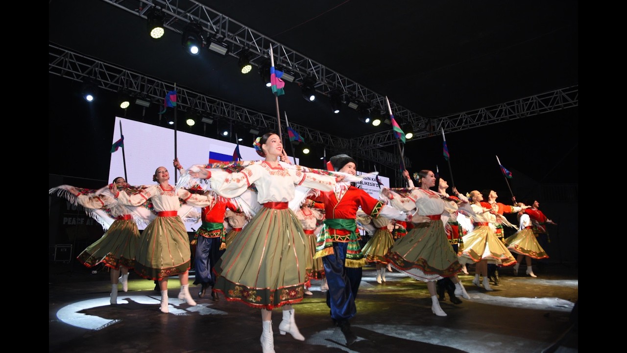 Dünya Dansları Balıkesir Sahnesinde