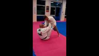 Basingstoke MMA Martial Arts - Sacrifice throw and groundwork tutorial
