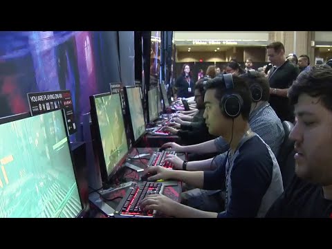 Gamers visit downtown to experience PAX South