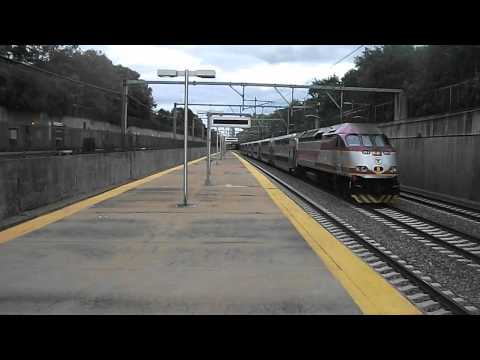 (HD) 011 hauls pass Forest Hills on 817.
