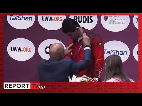 SKANDAL/ Presidenti i Federatës Ruse sulmon 'shqiptarin' Chermen Valiev gjatë ceremonisë së medaljes