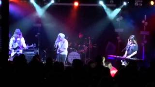 Walking On Cars - Don&#39;t Mind Me LIVE @Scala London