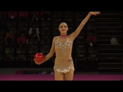 Majestuosa Rutina De Gimnasia Rítmica Con Pelota