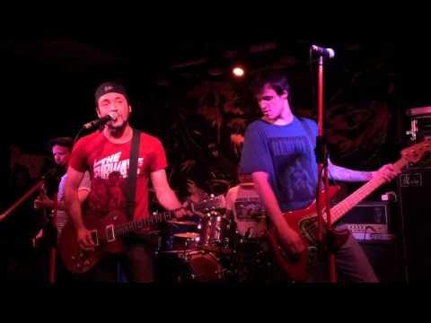 KARAOKE DEATH MACHINE - Giving all for Thrills (Triebwerk 23.10.2015)