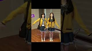 Download lagu Wonyoung and Rei look odd here … mp3