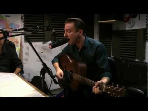 Eugene McGuinness - Sugarplum (live on OÜI FM - acoustic session)