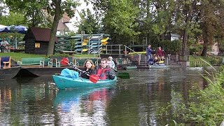 preview picture of video 'Paddeltour auf dem Kleines Leineweberfließ in Burg (Spreewald)'