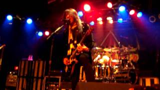 Stryper The Rock That Makes Me Roll &amp; Reach Out Live 09