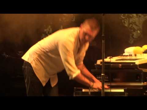 Cold War Kids - "Hang Me Up To Dry" (live at Lollapalooza 2011)