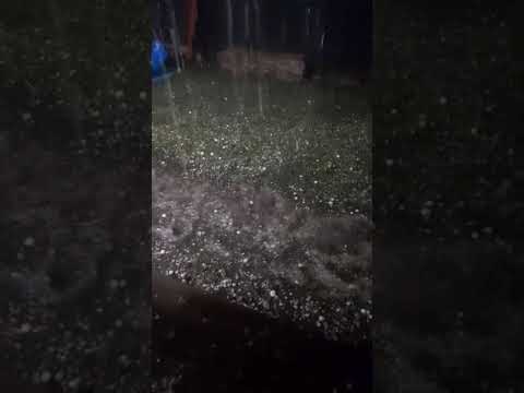 Caída de granizo en Victorica, La Pampa. 🎥 @lapampa.tierradetormentas 12/03/26