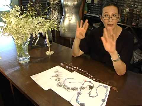 MIRANDA KONSTANTINIDOU Verlorene Unschuld am Gartenzaun KONPLOTT Atelier Clips