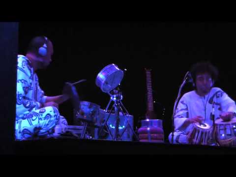 アラ・マカヴォアン - 定義