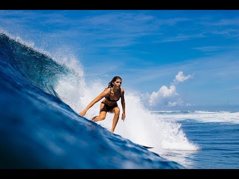 Alluring Surfing Girls I  (Deep & Tropical House Music)