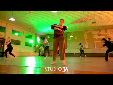 Contemporary with Jess Ortega - Open Level Dance Class