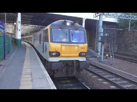92044 1s26 leaving Edinburgh, 10th April 2017