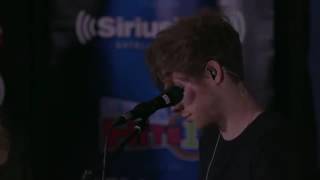 5 Seconds Of Summer-San Francisco acoustic (live on Sirius XM Hits 1)