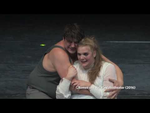 Potrait Stefanie Reinsperger