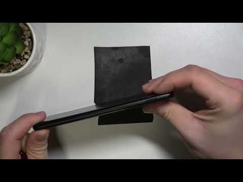 Does HONOR 7X have SD card slot?