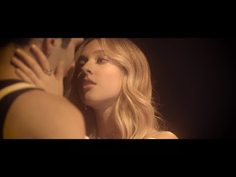 Isa Buzzi - Nossa História (Clipe Oficial)