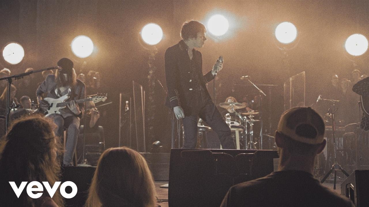 Cage The Elephant - Sweetie Little Jean  (Live Video)
