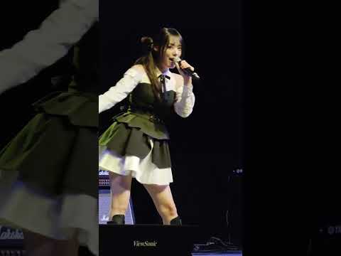 QWER (최애의 아이들) - FAKE IDOL - Minneapolis 20251107