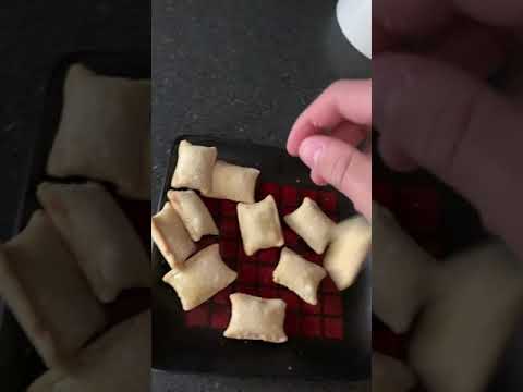 Microwave pizza rolls