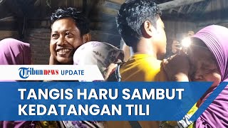 Tangis Haru Keluarga Sambut Kepulangan Tili Penyelamat Buaya Berkalung Ban seusai 13 Tahun Merantau